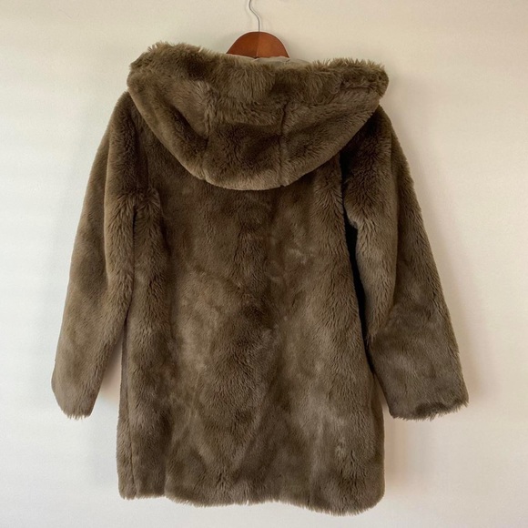 Faux fur Sunday Best Aritzia jacket - Picture 3 of 11